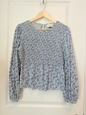 Universal Thread • Light Blue Floral Smocked Long-Sleeve Top M